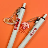 【多山文具オリジナル】Light the Town　餃子家龍　ユニボールワン＆チャーム　uni-ball one　黒　0.5mm　広島県　ご当地　焼き餃子　ギョウザ坊や